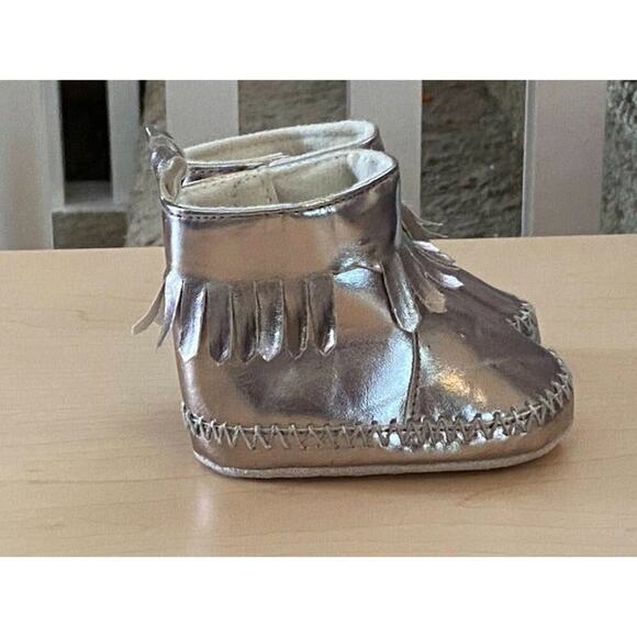 Baby Girl Metallic Moccasin Boho Slip-On Booties 0-6 MONTHS - Picture 1 of 7